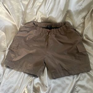 XL Khaki Cargo Boohooman 100% Polyester Shorts Elastic 6” inseam  Cord lock